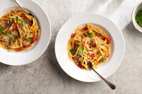 One-Pan Pasta - pasta in bowls