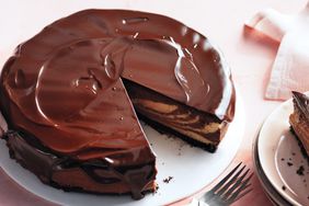 chocolate-peanut-butter-cheesecake-md109647.jpg