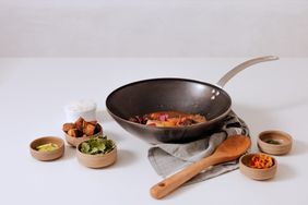 made-in-cookware-carbon-steel-pan-0322