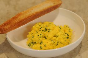 scrambled-eggs-mslb7135.jpg